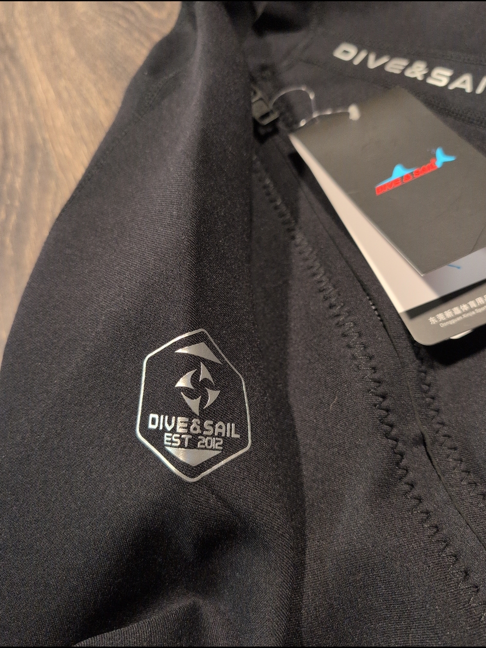 Dive & Sail Wetsuit Top Front Zip Jacket Black Neoprene Nylon Small 2mm NWT - Picture 6 of 10